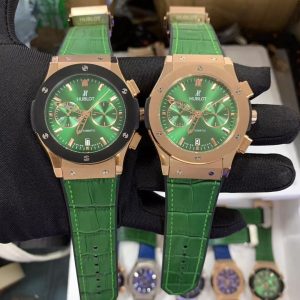 Replica Hublot Big Bang Chronograph Green Dial and Strap 44MM Quartz Movement BB77773